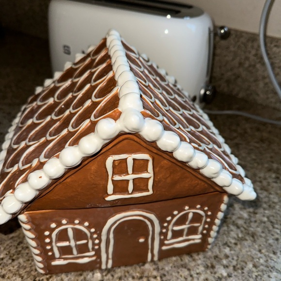 Pottery Barn Gingerbread House Cookie Jar - Brown and White - Picture 1 of 8